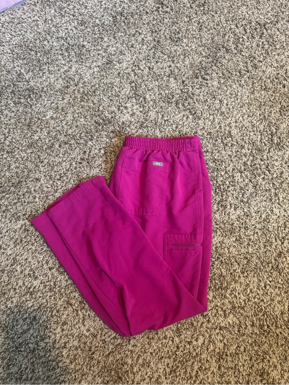 Figs Straight Leg Cargo Pants in Fuchsia